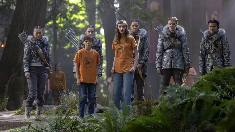 Disney+ anuncia grandes estrenos para noviembre con la vuelta de una serie de fantasía imprescindible