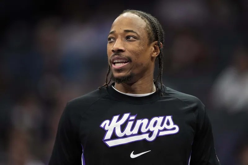 DeMar DeRozan acelera su salida