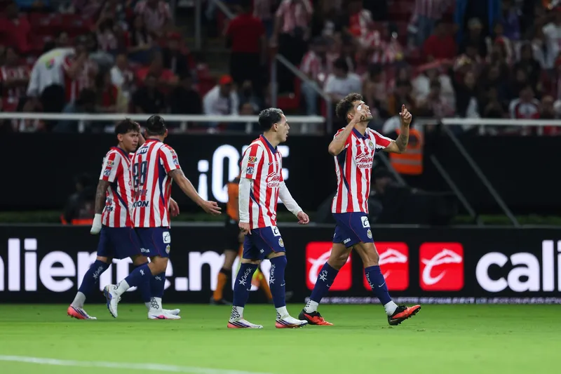Chivas mostró músculo, poder y contundencia sobre Xolos