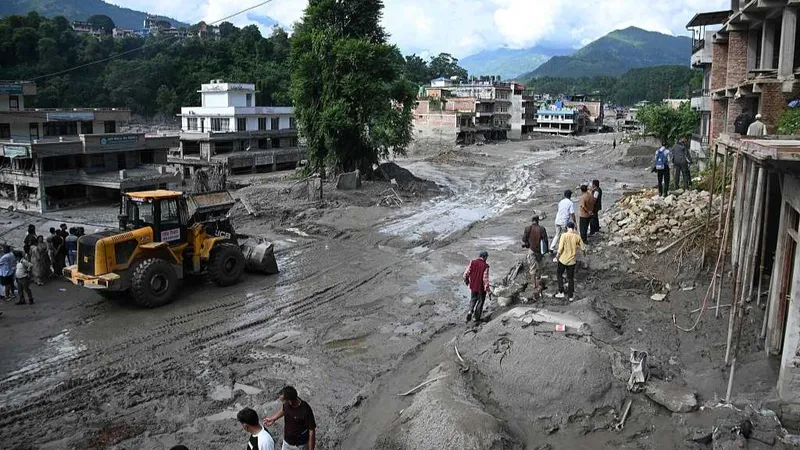 Casi 100 ciudadanos chinos continúan desaparecidos en lado nepalí tras trágica avalancha de lodo
