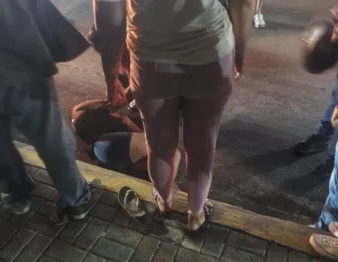 Mujer que se lanzó del Paso a Desnivel de carretera Norte sobrevivió el año pasado al ser arrastrada por una corriente