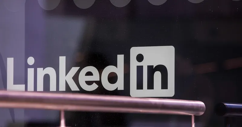 LinkedIn crea una herramienta contra el contenido “basura” generado con IA: así funciona