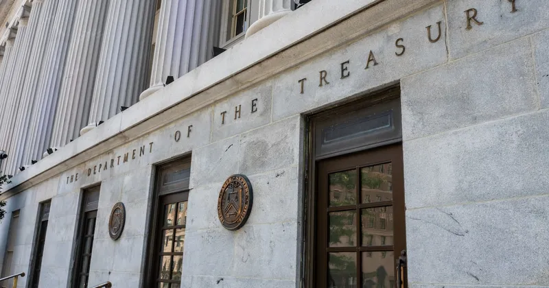 Bonos del Tesoro suben después de que Waller, de la Fed, diera señales a favor de mantener las tasas