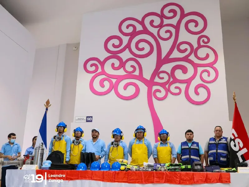 MINSA entrega equipos de protección personal al Hospital Fernando Vélez Paiz