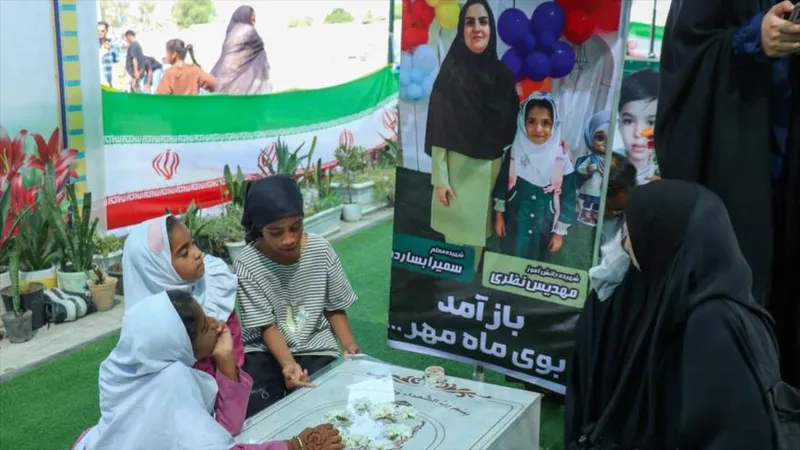 Alumnos de la escuela bombardeada por EEUU en Irán honran a sus compañeros