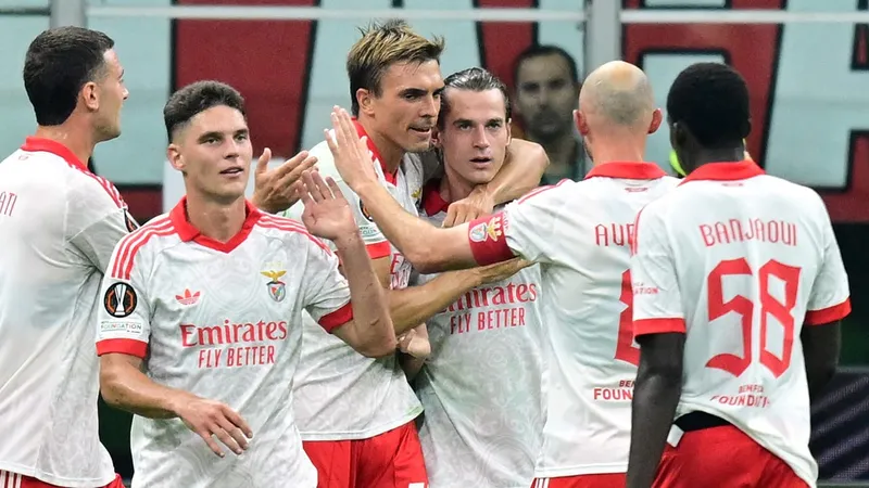 El Benfica propina un duro golpe y conquista San Siro
