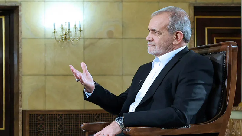 Presidente iraní lanza un mensaje a países vecinos ante la guerra con EE.UU.