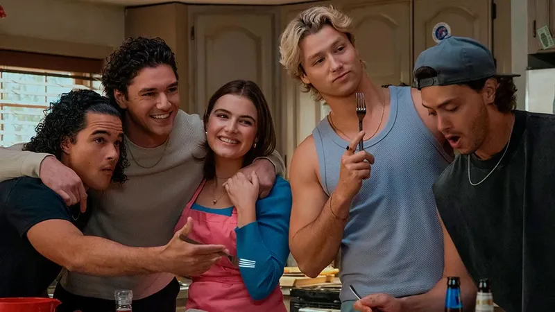 'Off Campus' sigue la misa fórmula que 'Los Bridgerton': Confirmada la pareja protagonista para la temporada 2