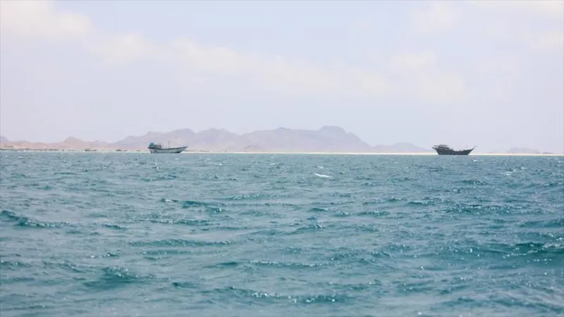 Yemen: El estrecho de Bab el-Mandeb solo está cerrado a buques saudíes