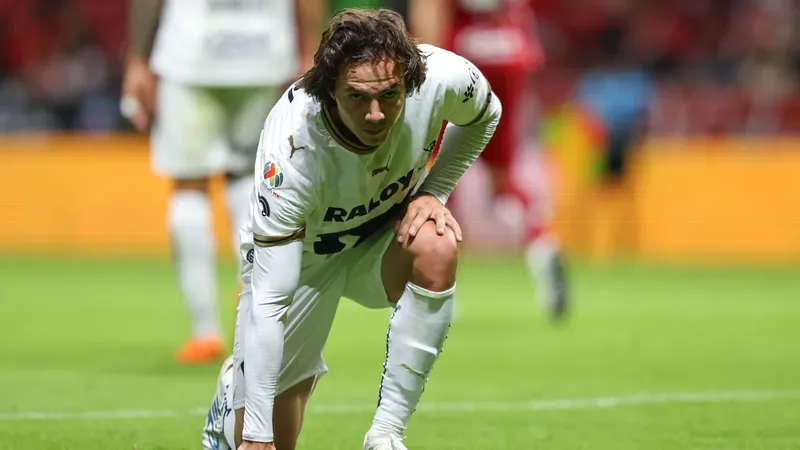 A Pumas se le cargaron las pulgas entre la Leagues Cup y el quirófano de Córdova