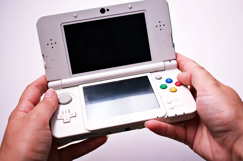 ¿Tienes una Nintendo 3DS, PSP o PS Vita? Mucho cuidado con el riesgo que supone que sus baterías se puedan hinchar