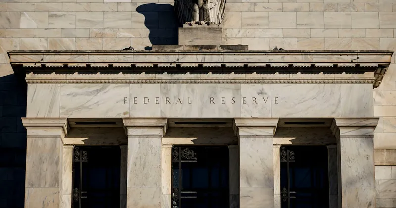 Minutas de la Fed revelan respaldo de varios funcionarios a subir las tasas si la inflación no cede
