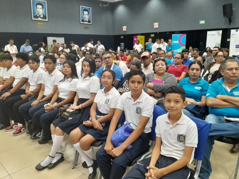 Comunidades educativas articulan experiencias en ciencia e innovación