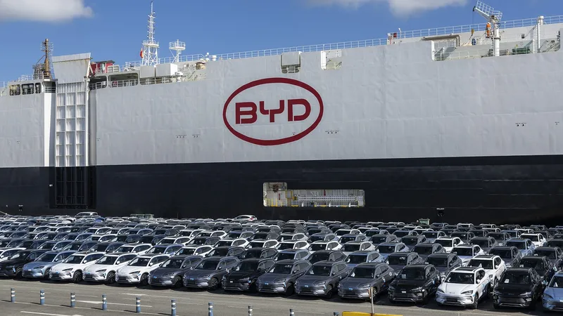 Nada de aranceles pero sí habrá tope a las ventas: Europa llega a un acuerdo con China para frenar sus coches híbridos