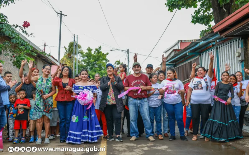 Familias del barrio Concepción de María inauguran más calles en su comunidad