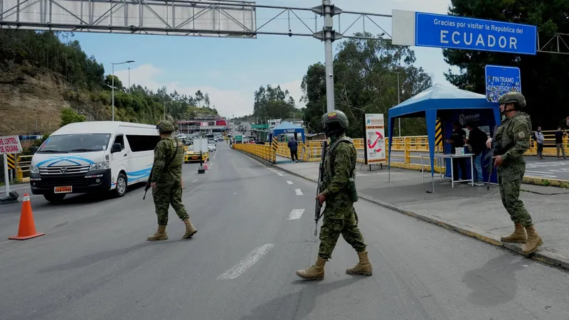 "Presión contra terceros países": Ecuador enfrenta expulsión de connacionales desde EEUU hacia África