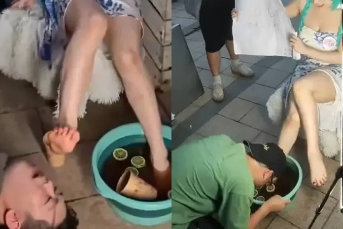 Modelos sumergen sus pies en refrescos y luego lo venden