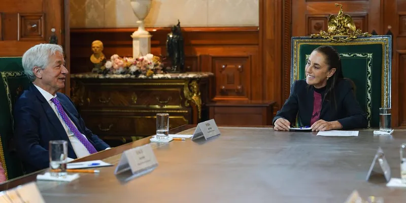 Sheinbaum conversa con el CEO de J.P. Morgan, Jamie Dimon, sobre la economía mexicana