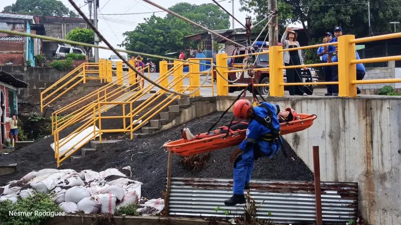 Bomberos garantizaron más de mil servicios a nivel nacional