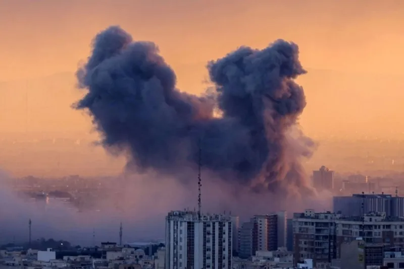 Empresas globales registran pérdidas de al menos 25 mil mdd por guerra de EU e Israel contra Irán