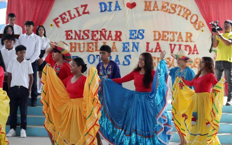 Venezuela envía mensaje de felicitación a Nicaragua por el Día del Maestro