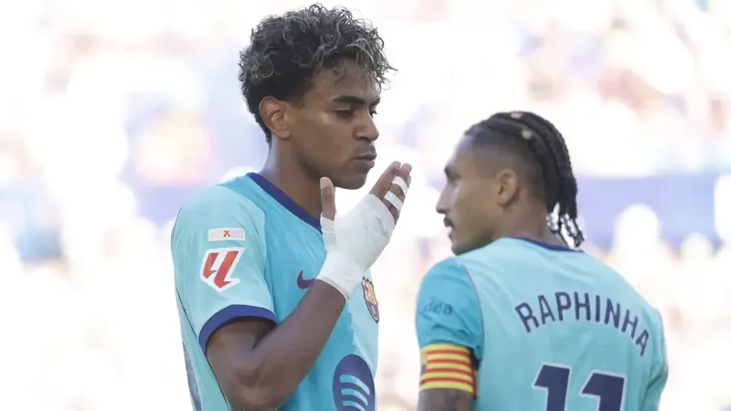 El Barça mantiene el pleno ante un correoso Levante