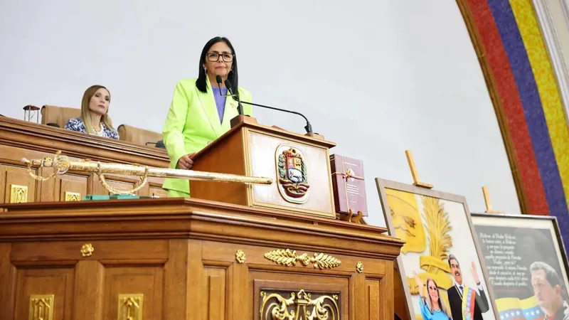 Diálogos para la transición en Venezuela deben partir de "la defensa de la soberanía", dice analista