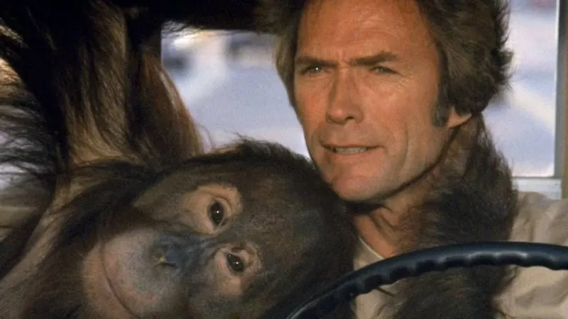 Clint Eastwood sabía que eran "películas problemáticas" pero las hizo igualmente: "Tienes que llevar al público en distintas direcciones"