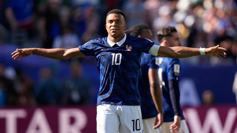 Mbappé es otro con Francia