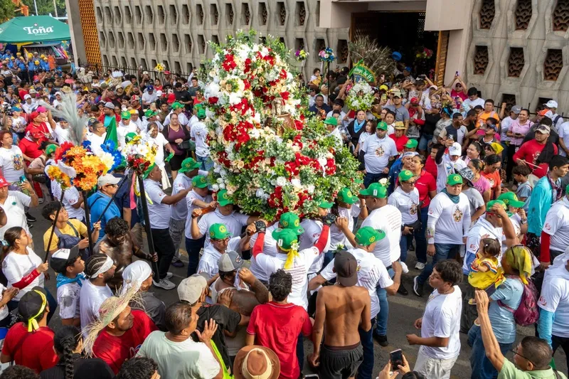 Santo Domingo recorre los barrios orientales de Managua