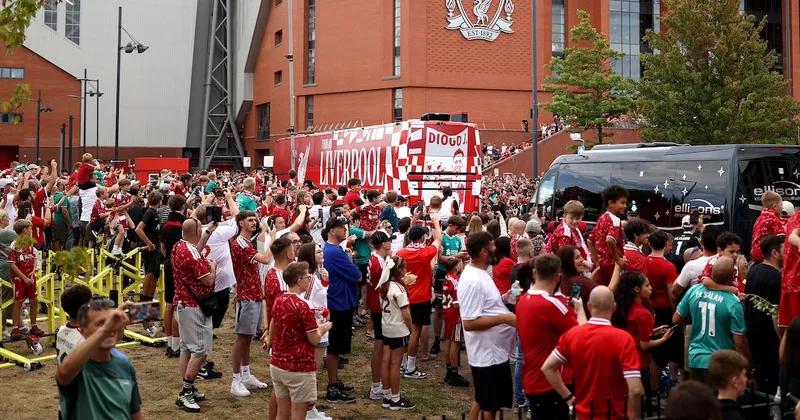Jeff Bezos se convierte en accionista del Liverpool tras una operación valorada en US$6.000 millones