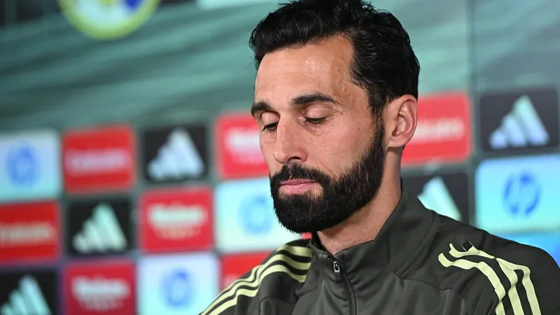 Insólita derrota; Equipo de Álvaro Arbeloa pierde con un penal sin portero