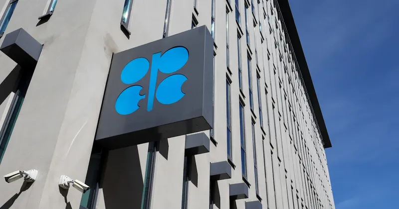 Expertos advierten a la OPEP+ que la interrupción por el cierre de Ormuz se extenderá por meses