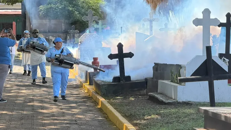 Fumigación y abatización se extienden a cementerios de Managua y sus municipios