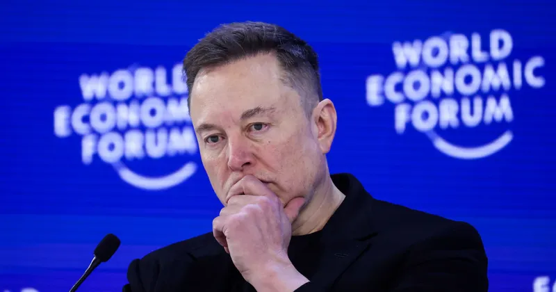 Musk insinúa una posible fusión entre SpaceX y Tesla al hablar de su estrecha colaboración