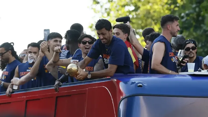 La gran fiesta de los campeones del mundo ante una afición entregada