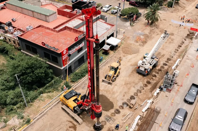 Pista Héroes de la Insurrección alcanza 11% de avance