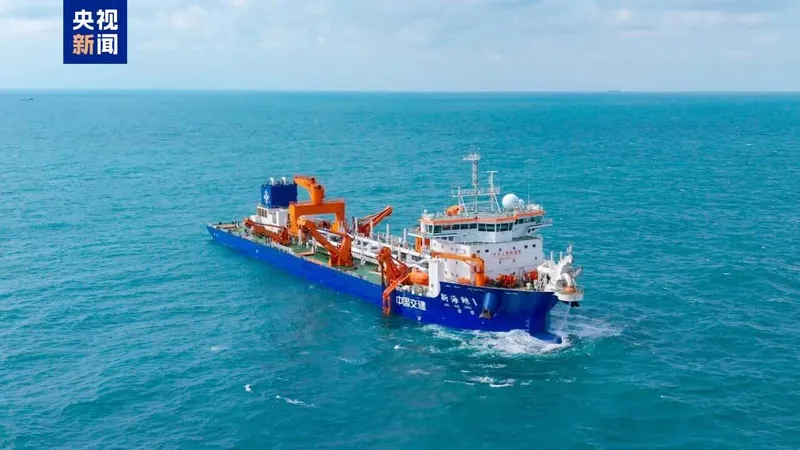 China entrega una nueva draga de gran tamaño en Jiangsu