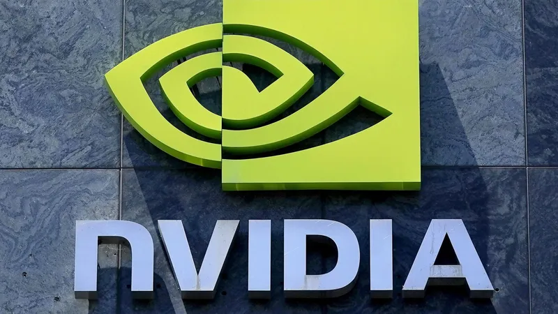 Controles de EEUU a exportaciones podrían causar que sus empresas "ya no sean indispensables", advierte medio