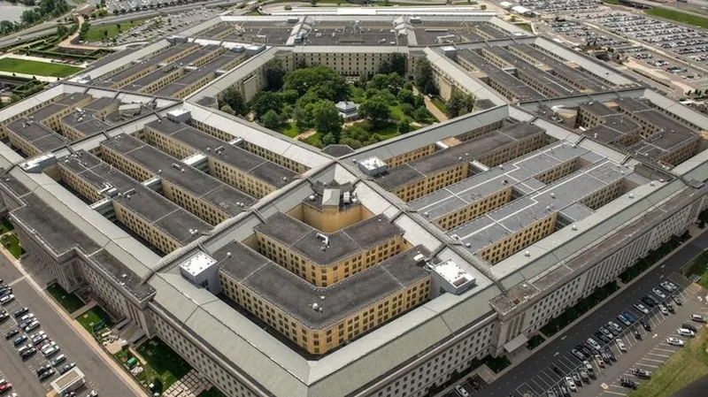 Hackers habrían robado la información de más de 3 millones de integrantes del Pentágono, según reportes