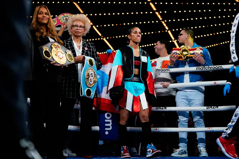 Amanda Serrano con feroz actuación: Noqueó en dos asaltos