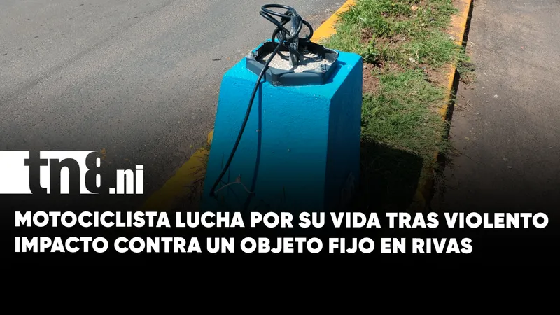 Delicado de salud se encuentra un motociclista que impactó contra un objeto fijo en...