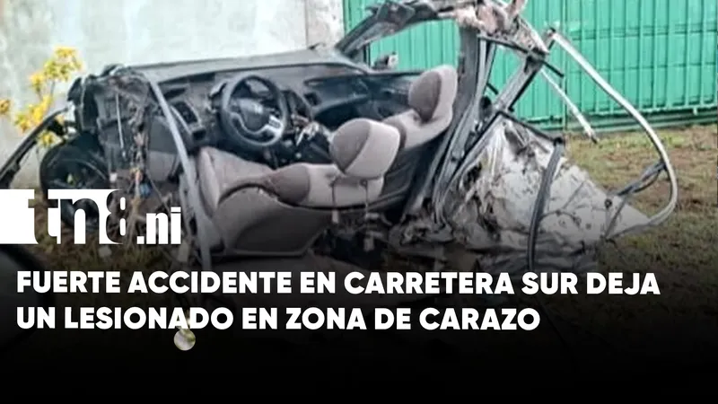 Vehículo queda destruido tras violento impacto contra árbol en Carazo