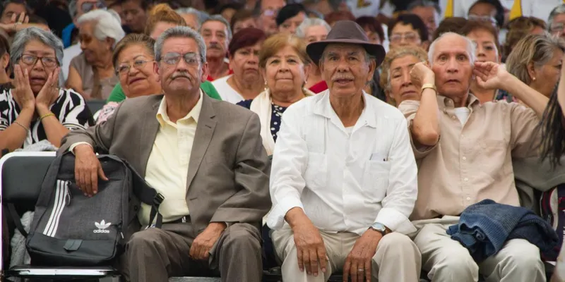 América Latina envejece a ritmo inédito, lo que presionará sistemas pensionarios de la región: BID