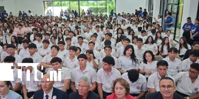 Jóvenes de Managua exploran su futuro profesional en Open Doors de UNICIT