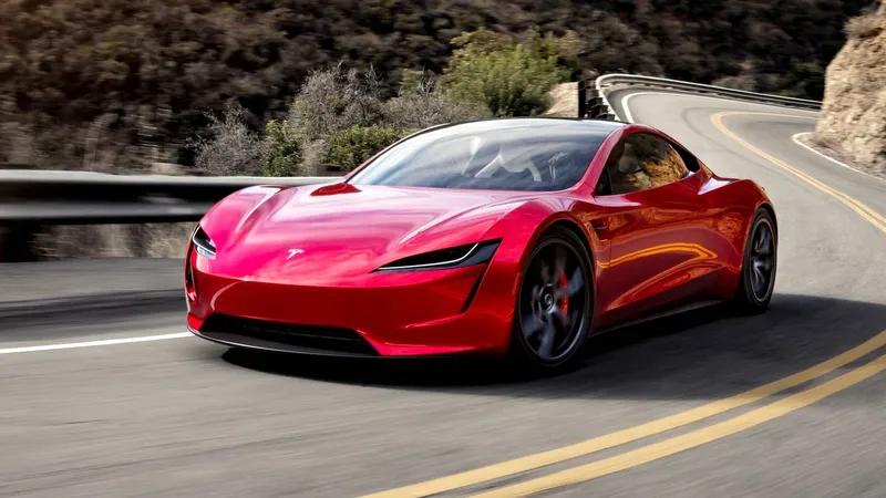 Tesla pide de nuevo 50.000 dólares por el Roadster: reserva a ciegas antes de conocer sus especificaciones