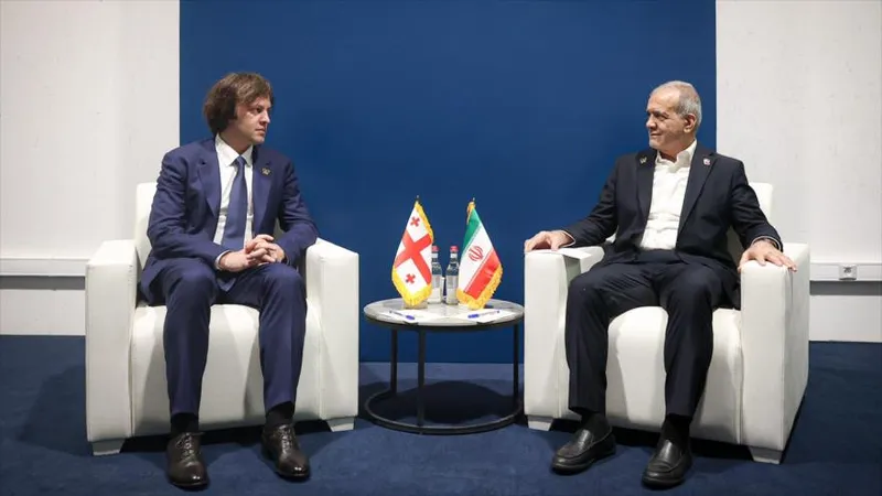 Pezeshkian: Irán no busca armas nucleares ni se someterá a presiones