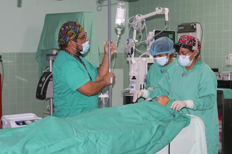 Niños del norte reciben atención especializada de otorrinolaringología