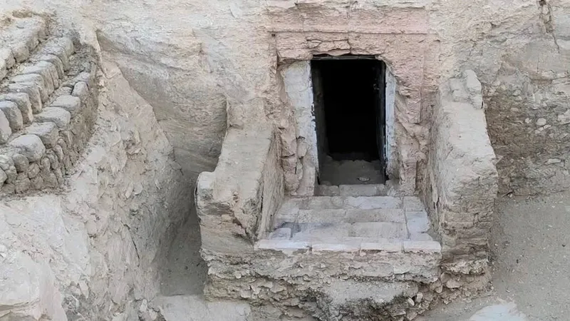 Descubren en Egipto tumba de 3.000 años de antigüedad