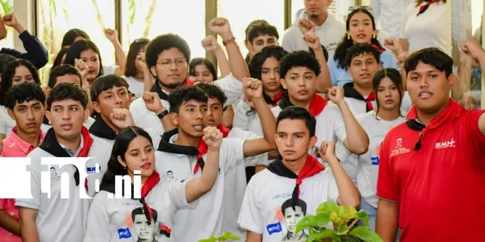 Más de 30 mil jóvenes reciben becas “Pueblo Presidente” en todo el país